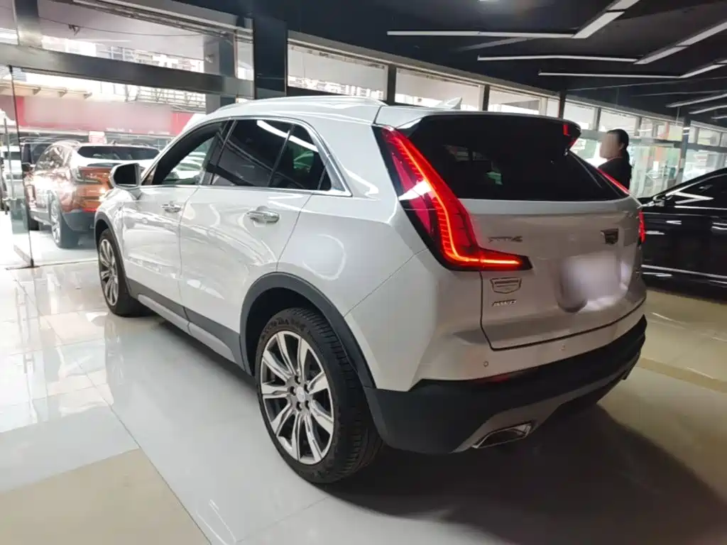 Cadillac XT4 — фото 5