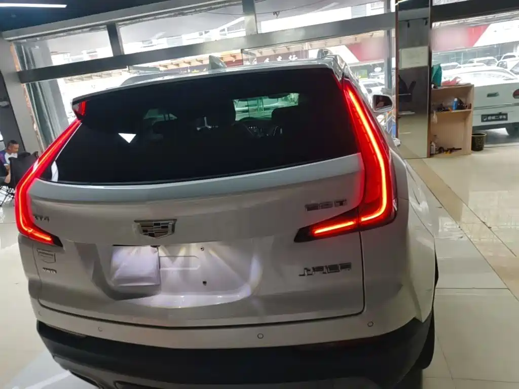 Cadillac XT4 — фото 6