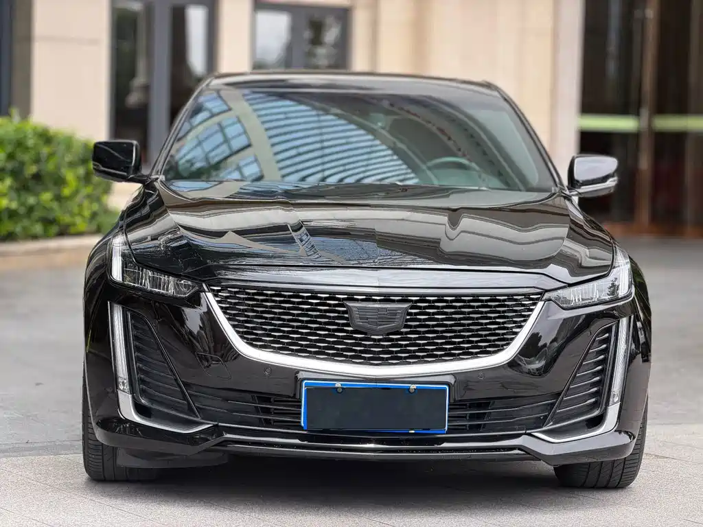 Cadillac CT5 — фото 2