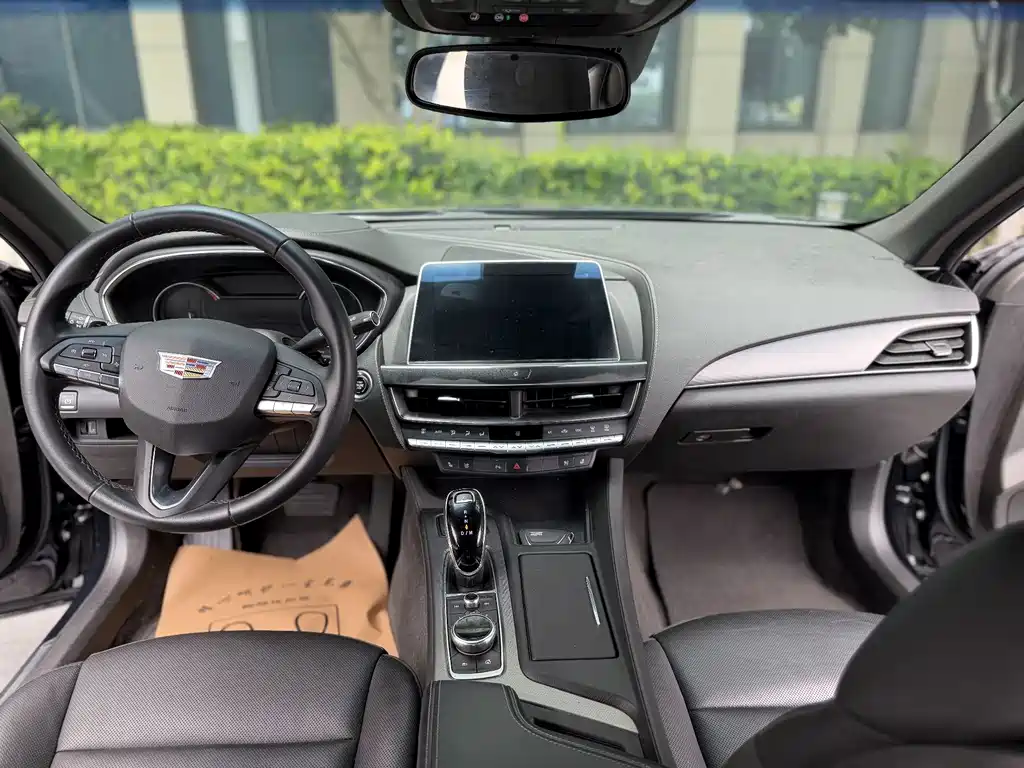 Cadillac CT5 — фото 6