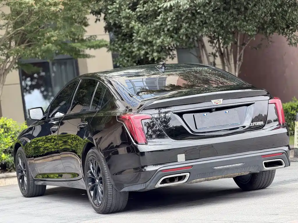 Cadillac CT5 — фото 8