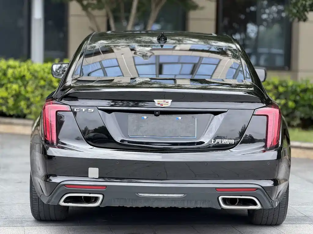 Cadillac CT5 — фото 9