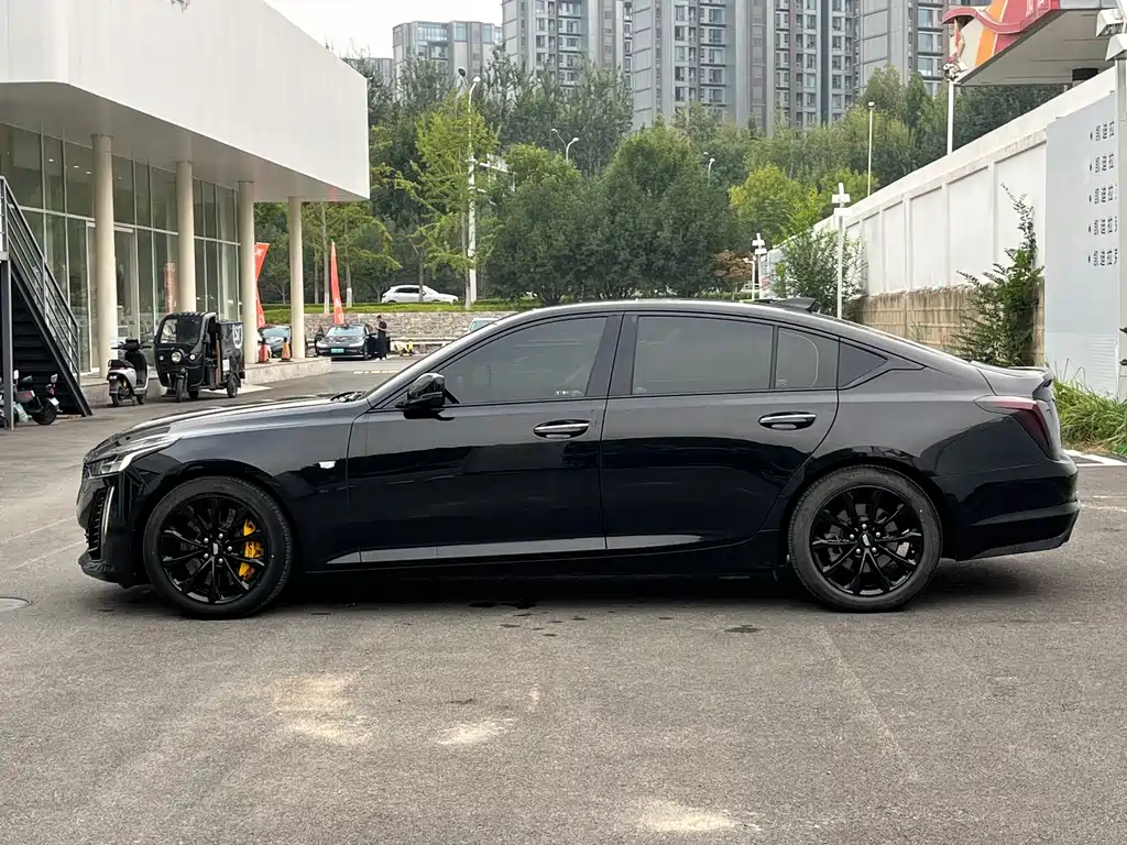 Cadillac CT5 — фото 3