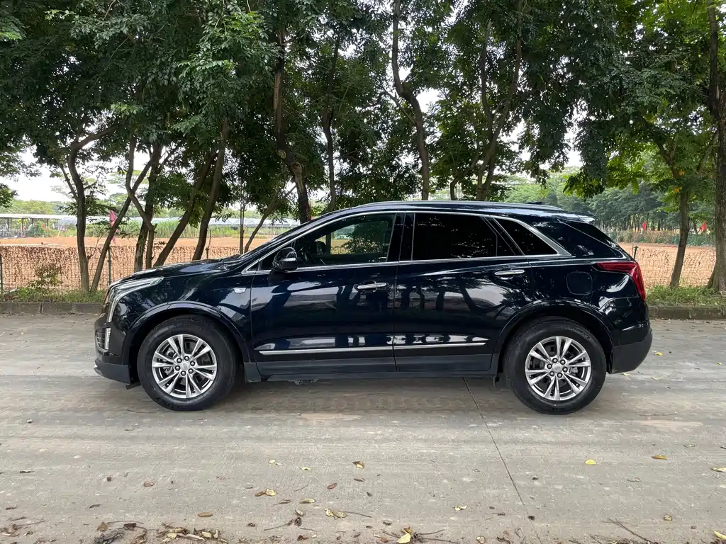 Cadillac XT5 — фото 23