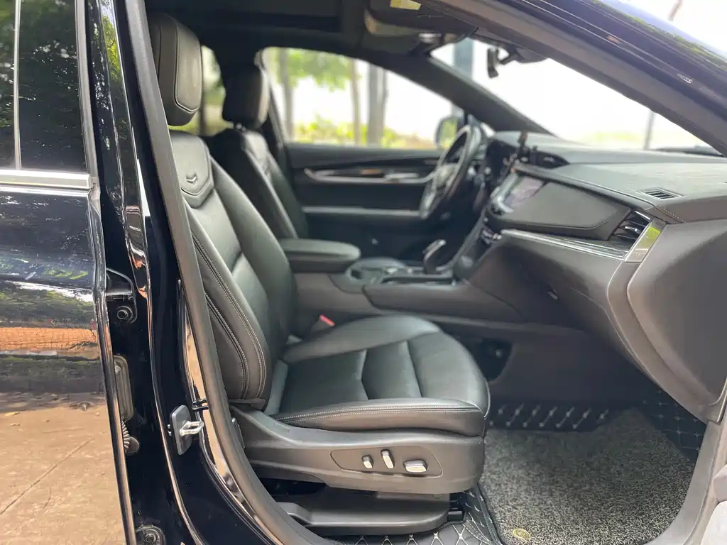 Cadillac XT5 — фото 7