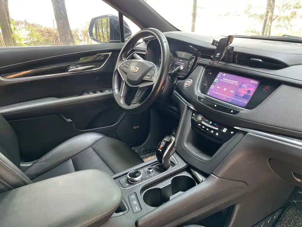 Cadillac XT5 — фото 9