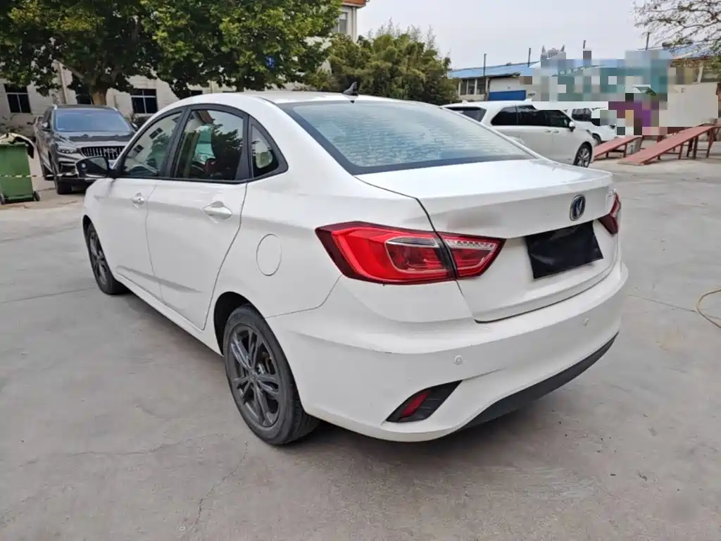 Changan Eado DT — фото 5