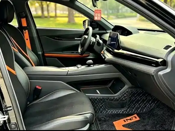 Changan UNI-V — фото 9