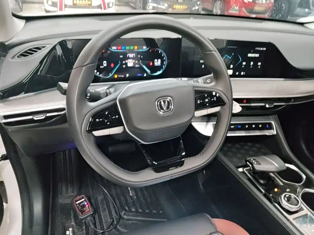 Changan Eado — фото 11