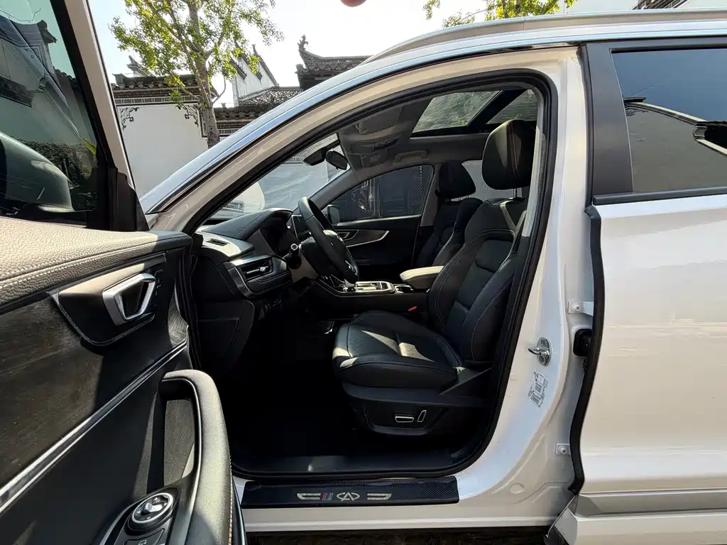 Chery Tiggo 8 — фото 14