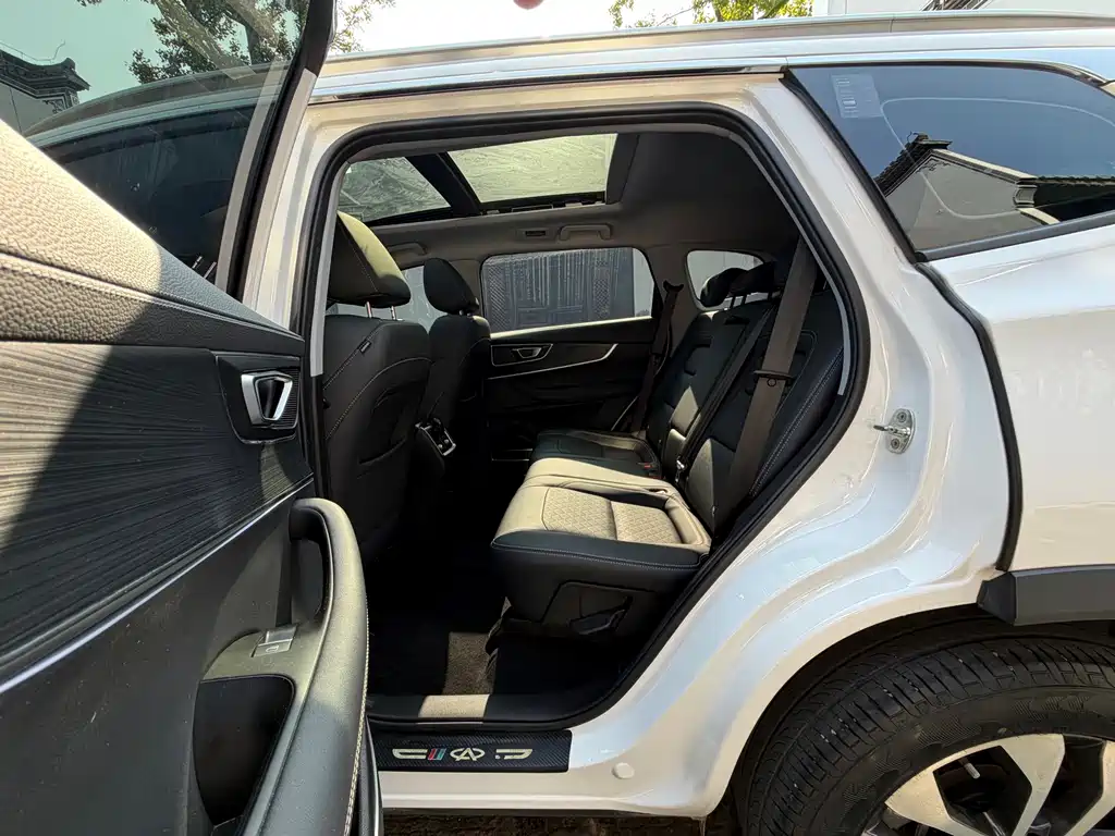 Chery Tiggo 8 — фото 15