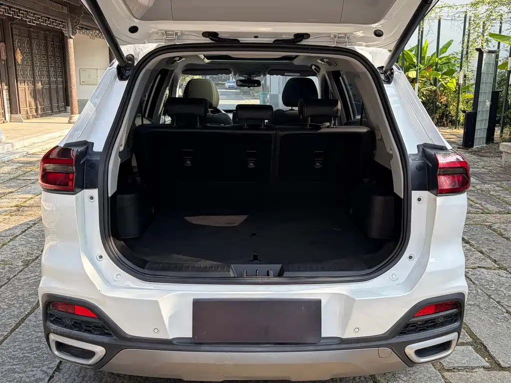 Chery Tiggo 8 — фото 8