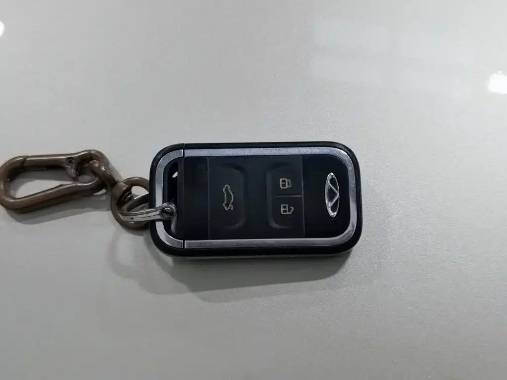 Chery Tiggo 8 — фото 19