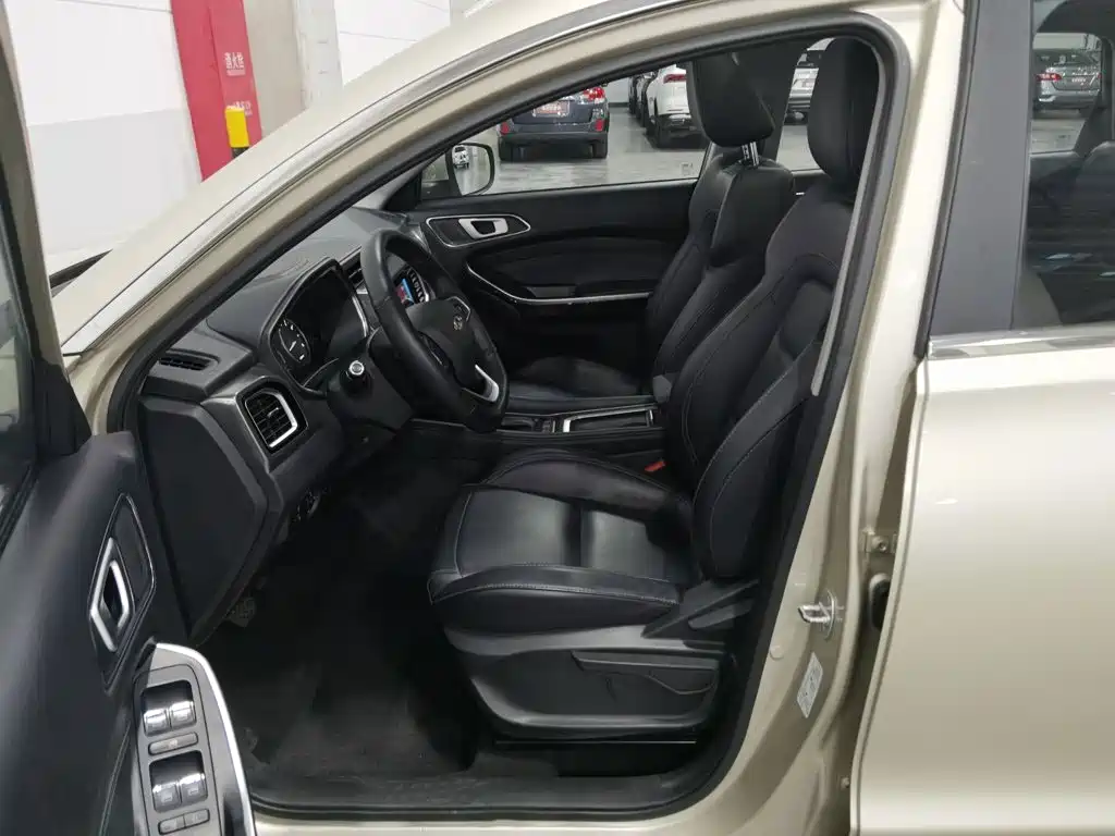 Chery Tiggo 8 — фото 10