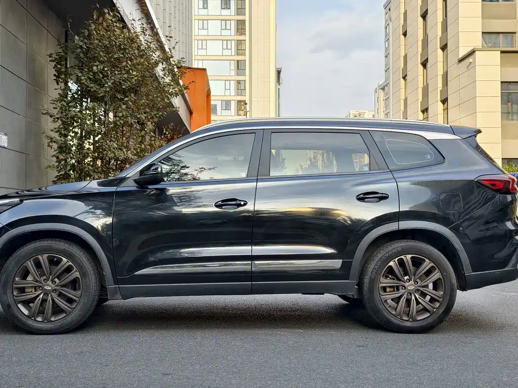 Chery Tiggo 8 — фото 2