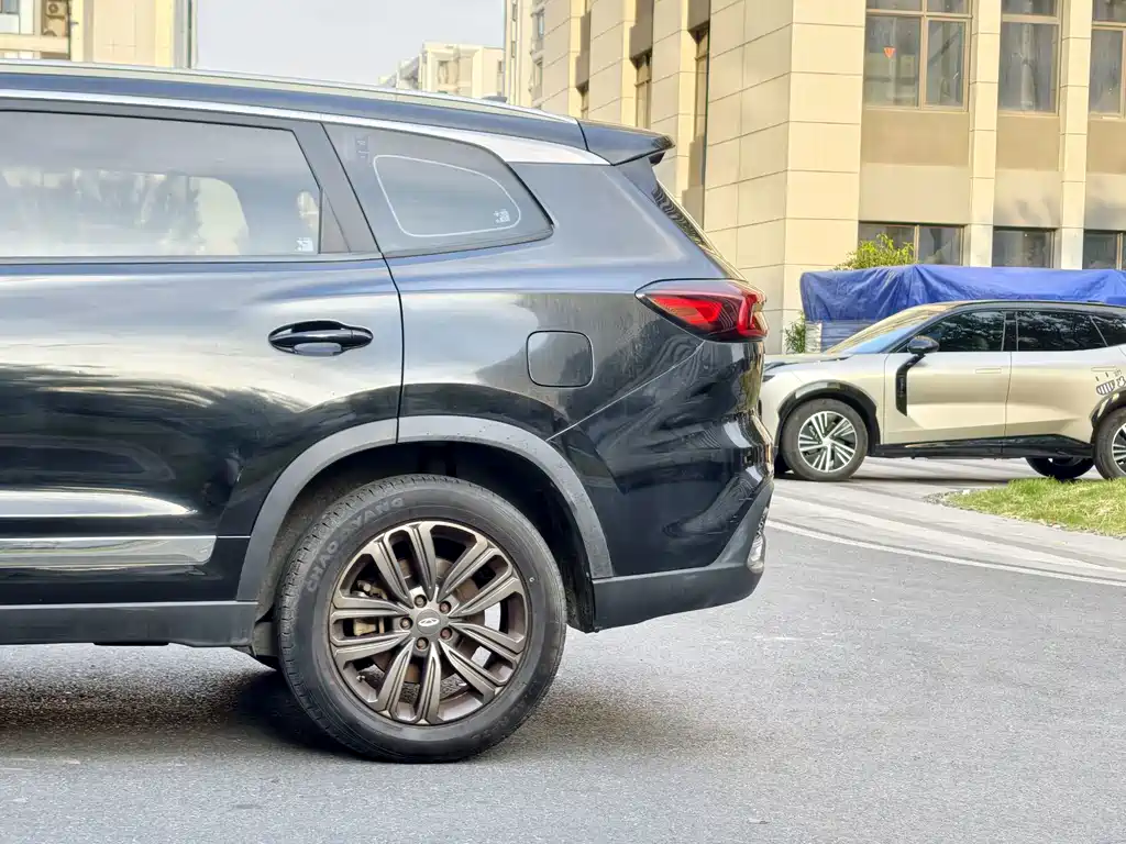 Chery Tiggo 8 — фото 10
