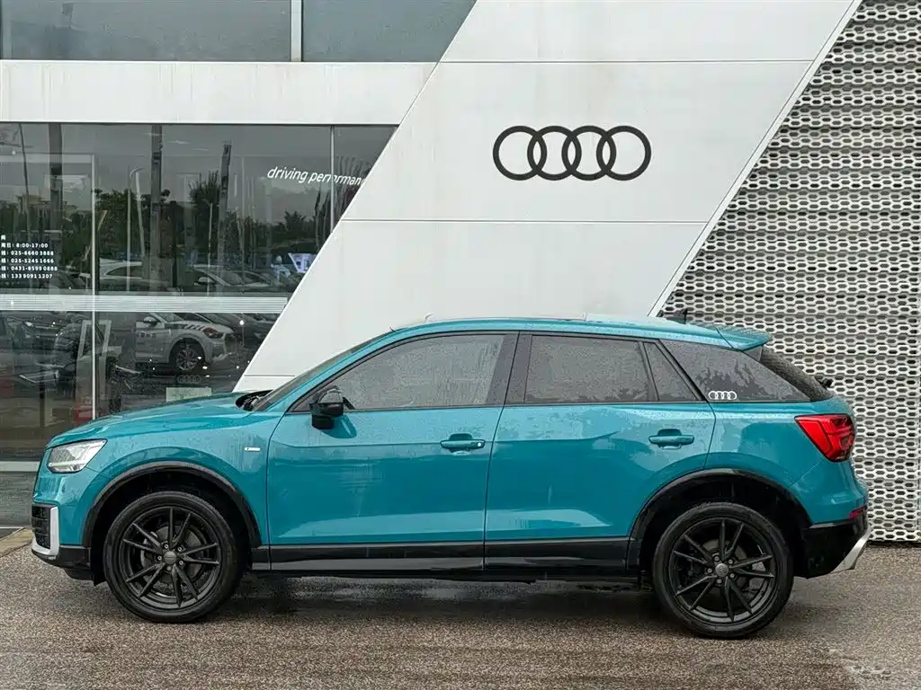 Audi Q2L — фото 3