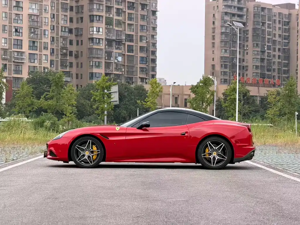 Ferrari California T — фото 3