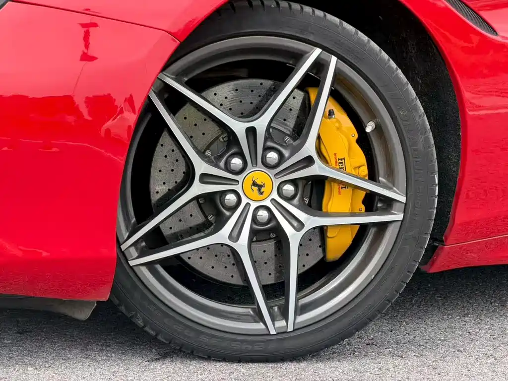 Ferrari California T — фото 9