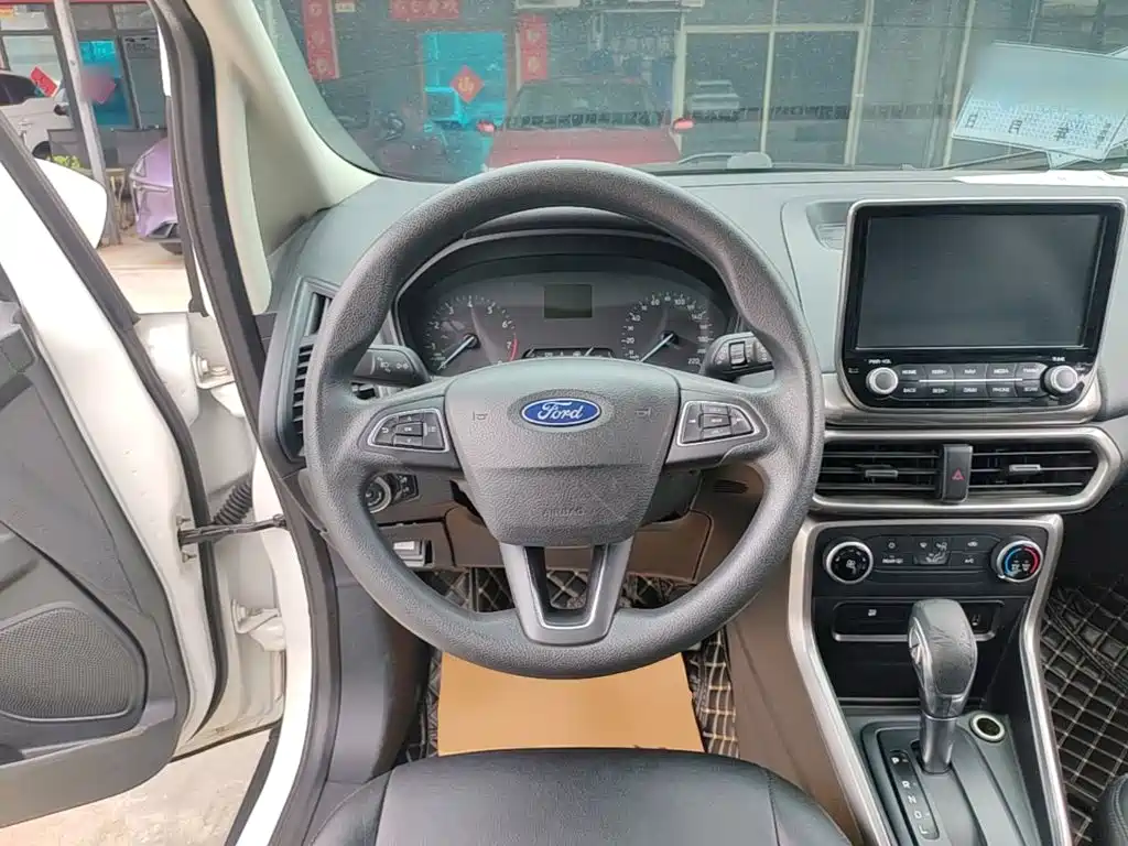 Ford Ecosport — фото 11