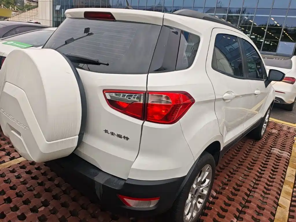 Ford Ecosport — фото 7
