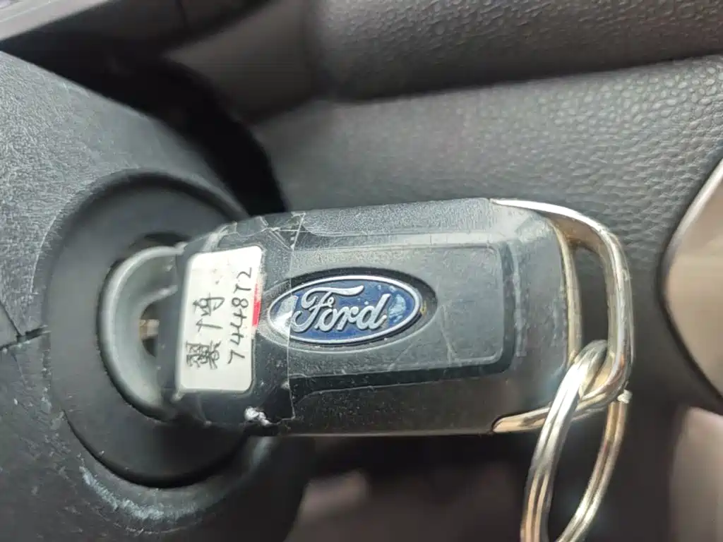 Ford Ecosport — фото 9