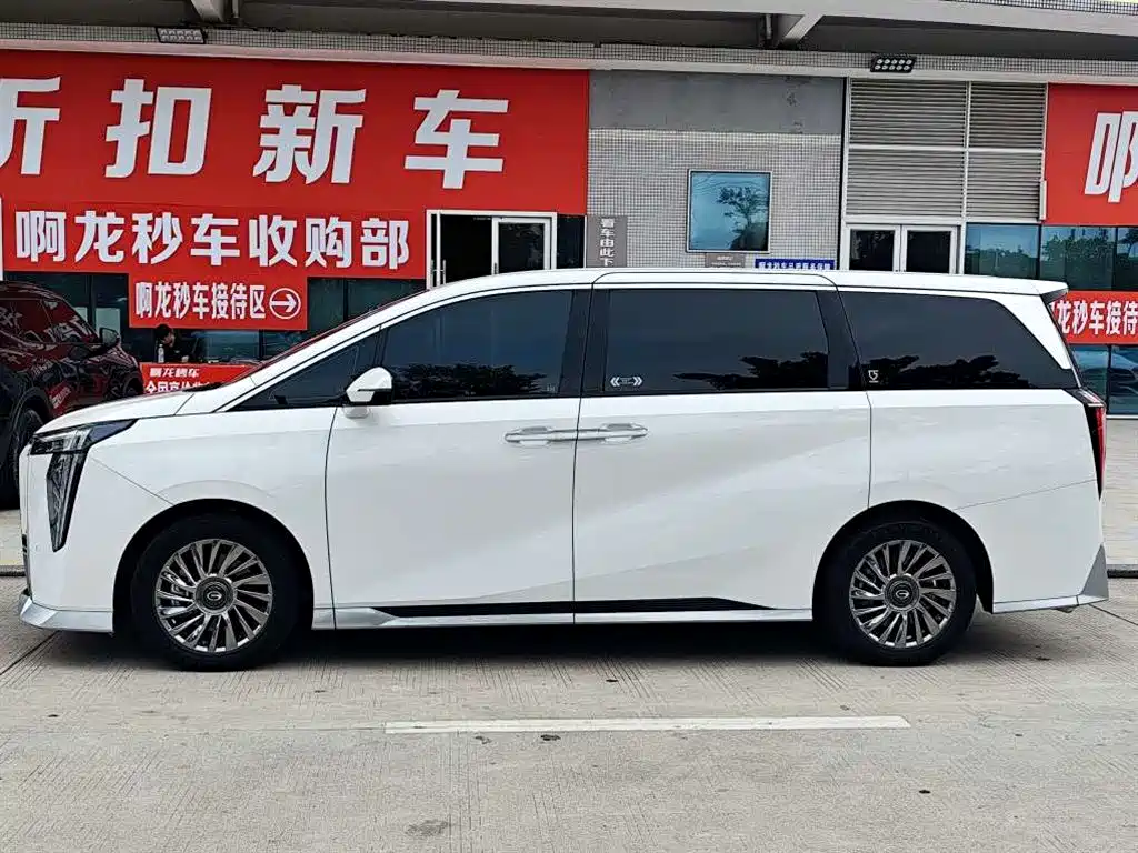 GAC Motor Trumpchi M8 — фото 3