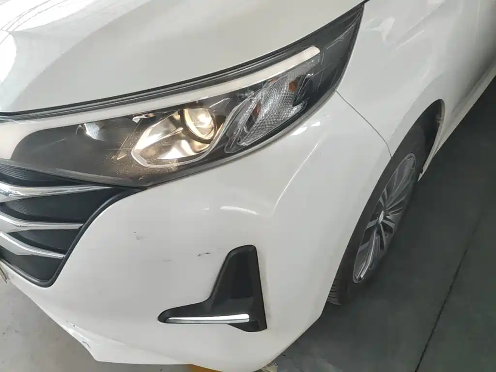 GAC Motor Trumpchi M6 — фото 24
