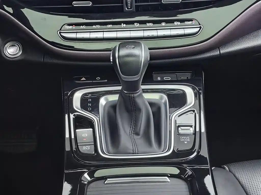 GAC Motor Trumpchi M6 — фото 13