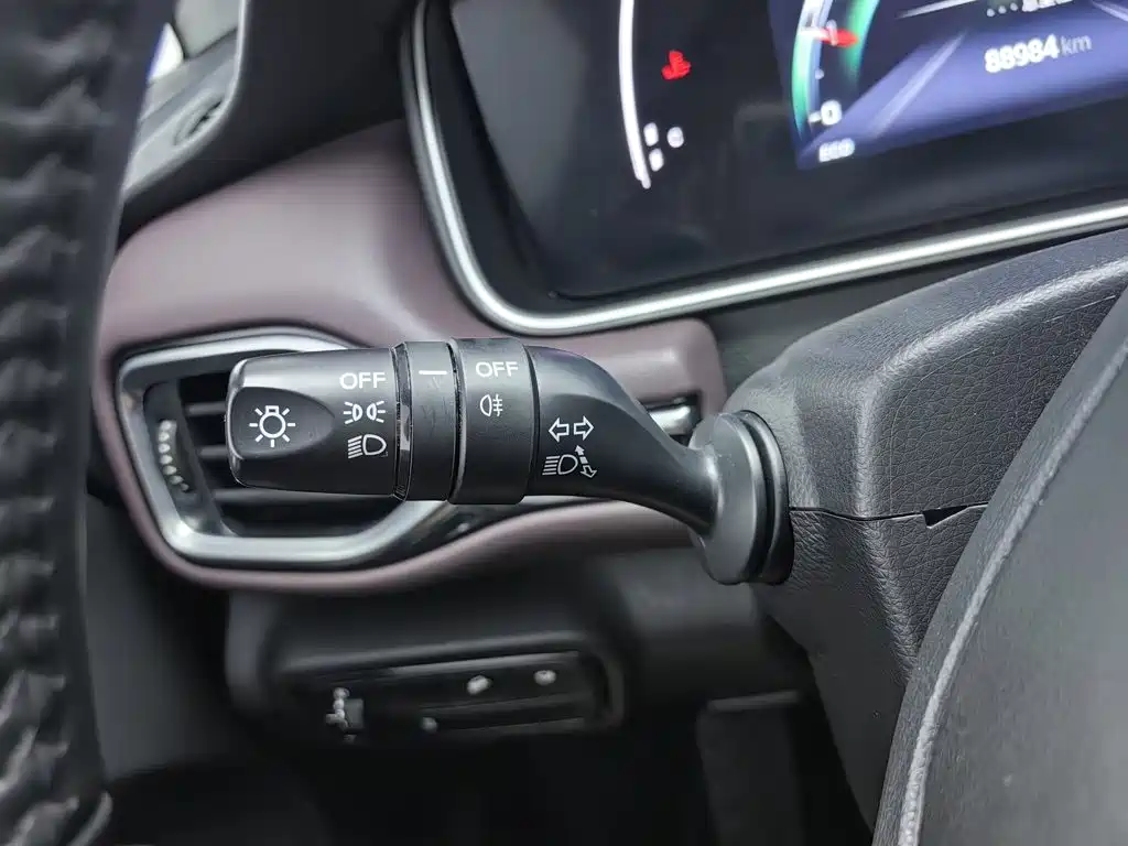 GAC Motor Trumpchi M6 — фото 21