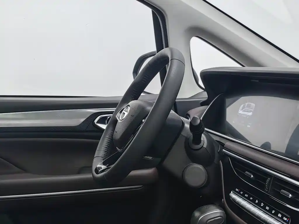 GAC Motor Trumpchi M6 — фото 22
