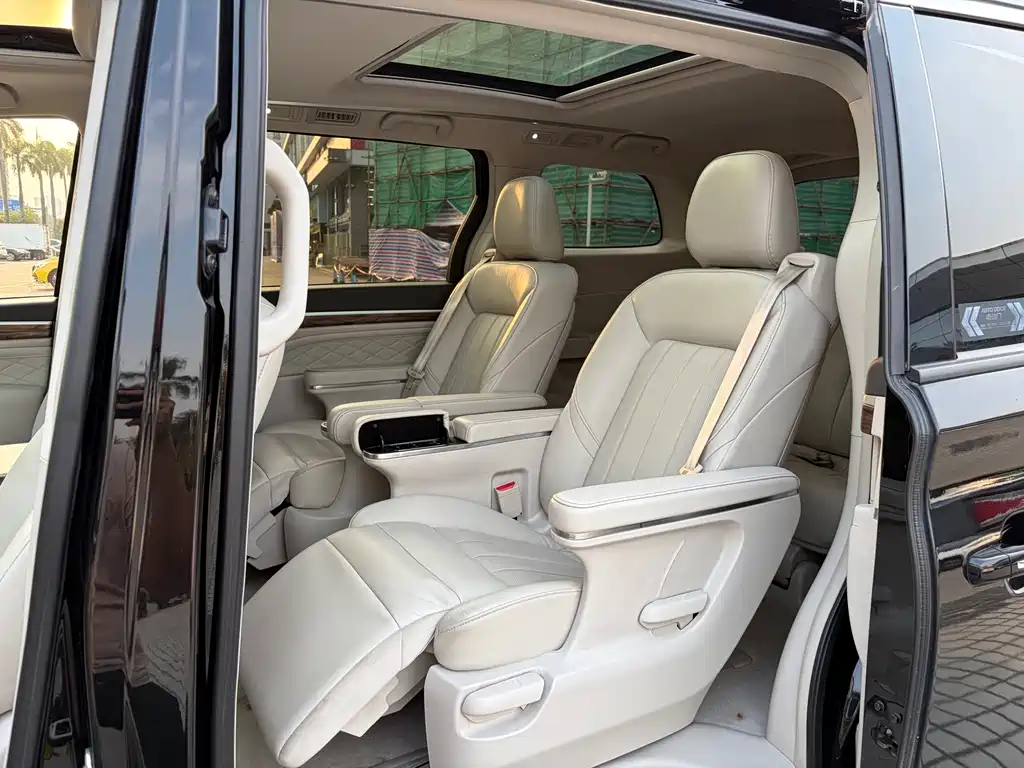 GAC Motor Trumpchi M8 — фото 16