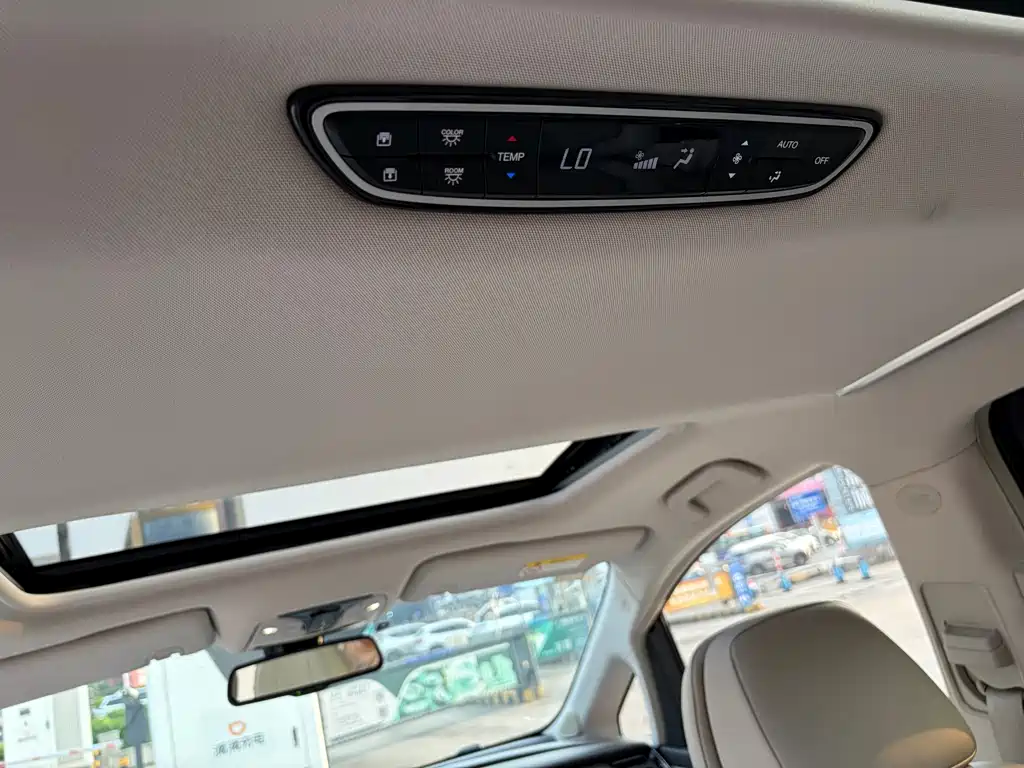 GAC Motor Trumpchi M8 — фото 19