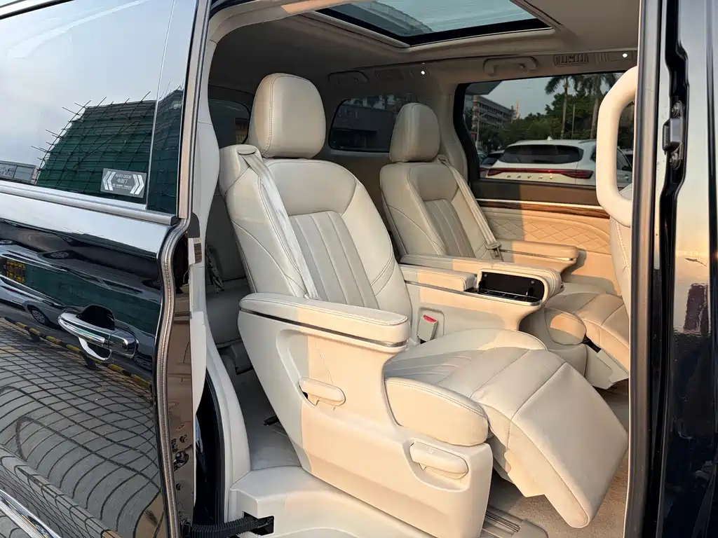 GAC Motor Trumpchi M8 — фото 30