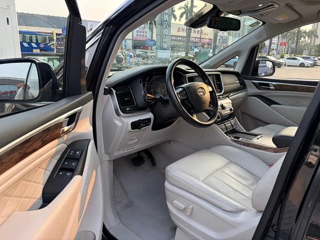 GAC Motor Trumpchi M8 — фото 10