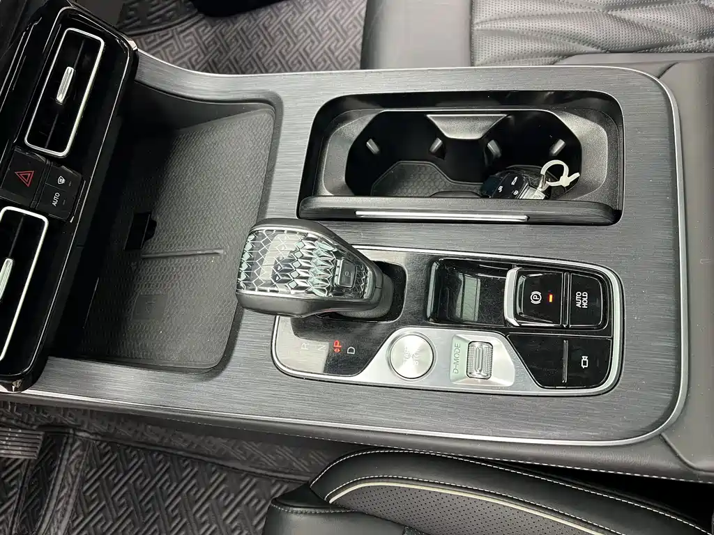 GAC Motor Trumpchi GS8 — фото 11
