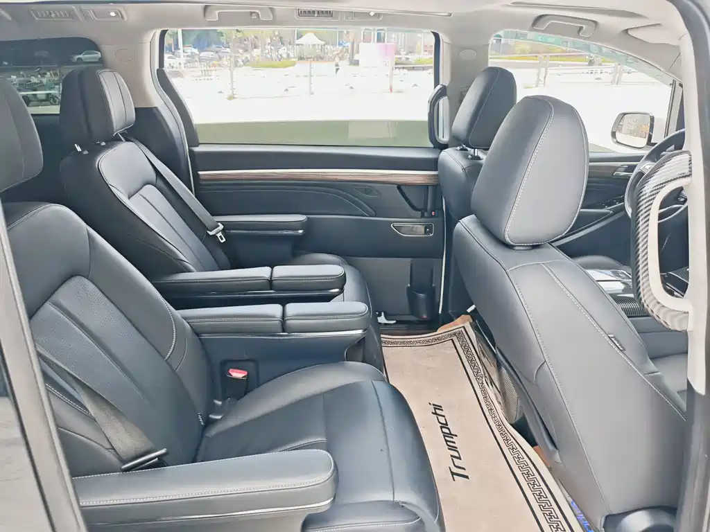 GAC Motor Trumpchi M8 — фото 18