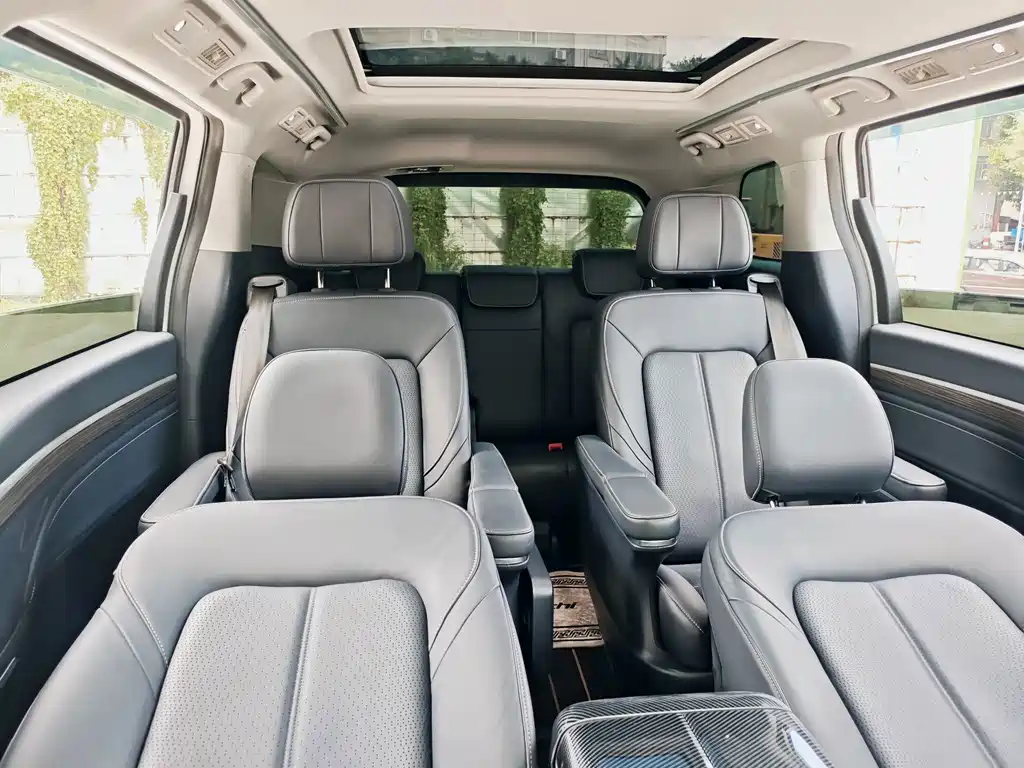 GAC Motor Trumpchi M8 — фото 19