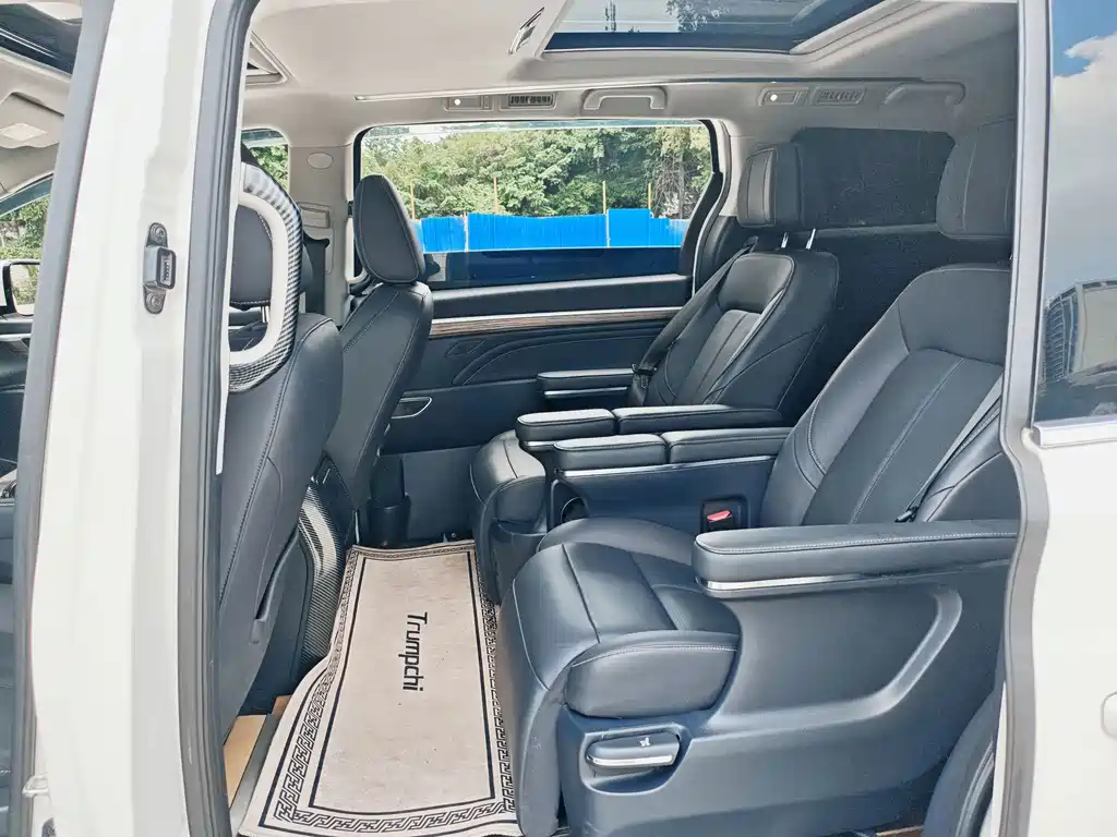 GAC Motor Trumpchi M8 — фото 24