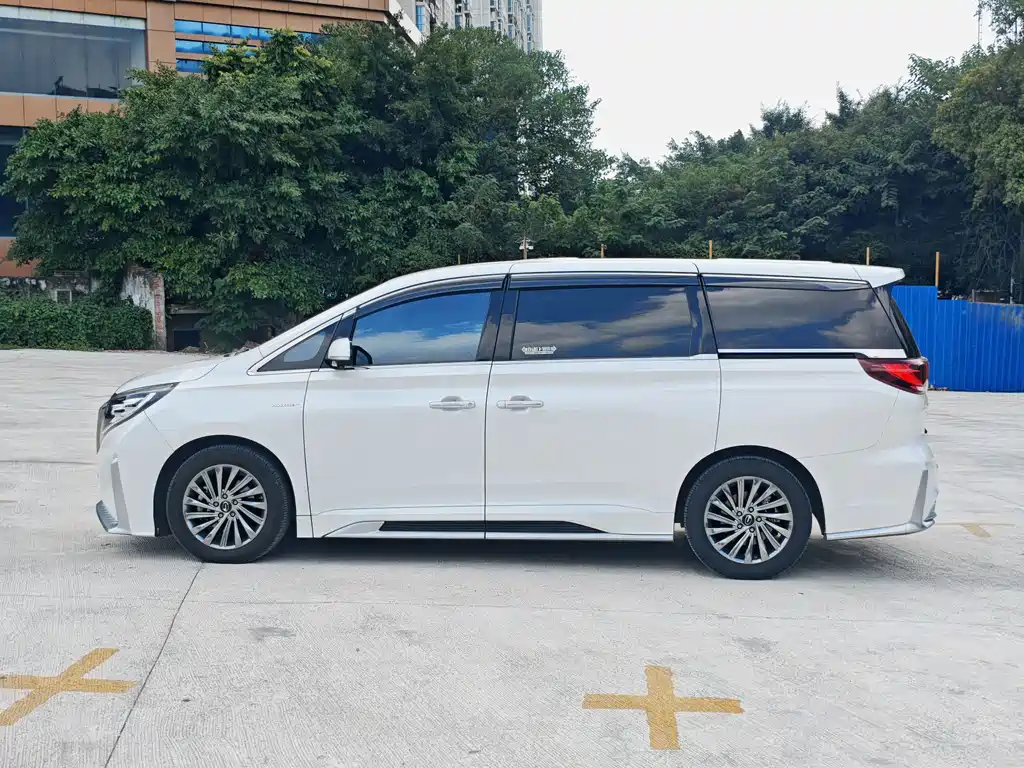 GAC Motor Trumpchi M8 — фото 25