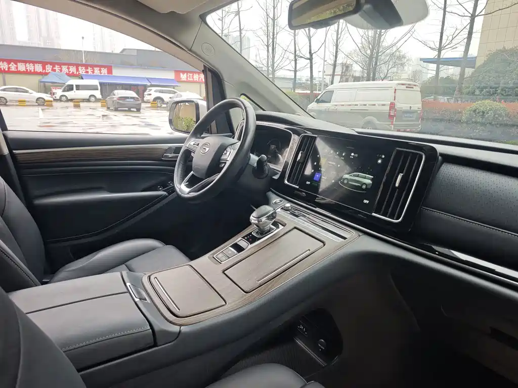 GAC Motor Trumpchi M8 — фото 17
