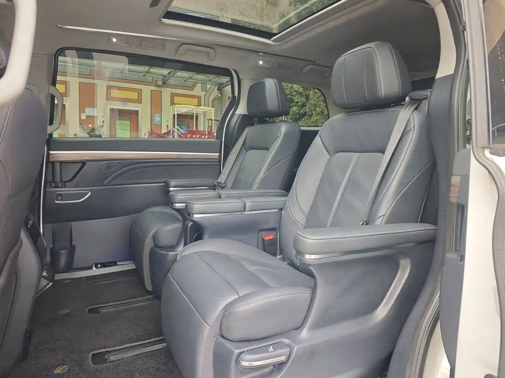 GAC Motor Trumpchi M8 — фото 9