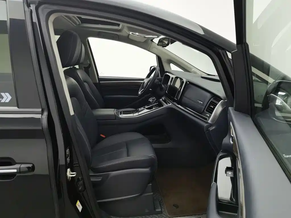 GAC Motor Trumpchi M8 — фото 23