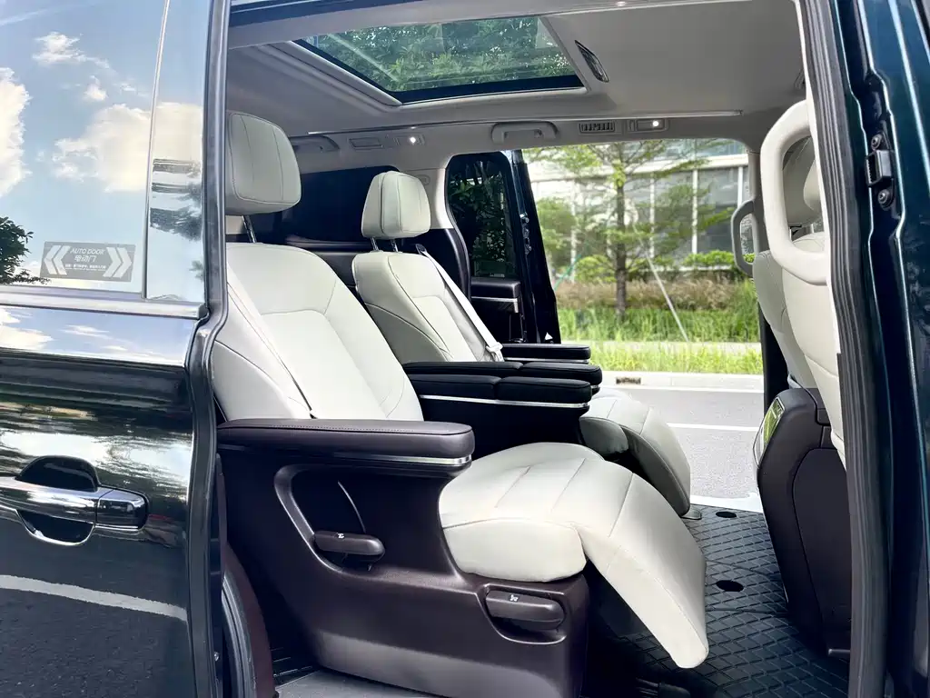 GAC Motor Trumpchi M8 — фото 11