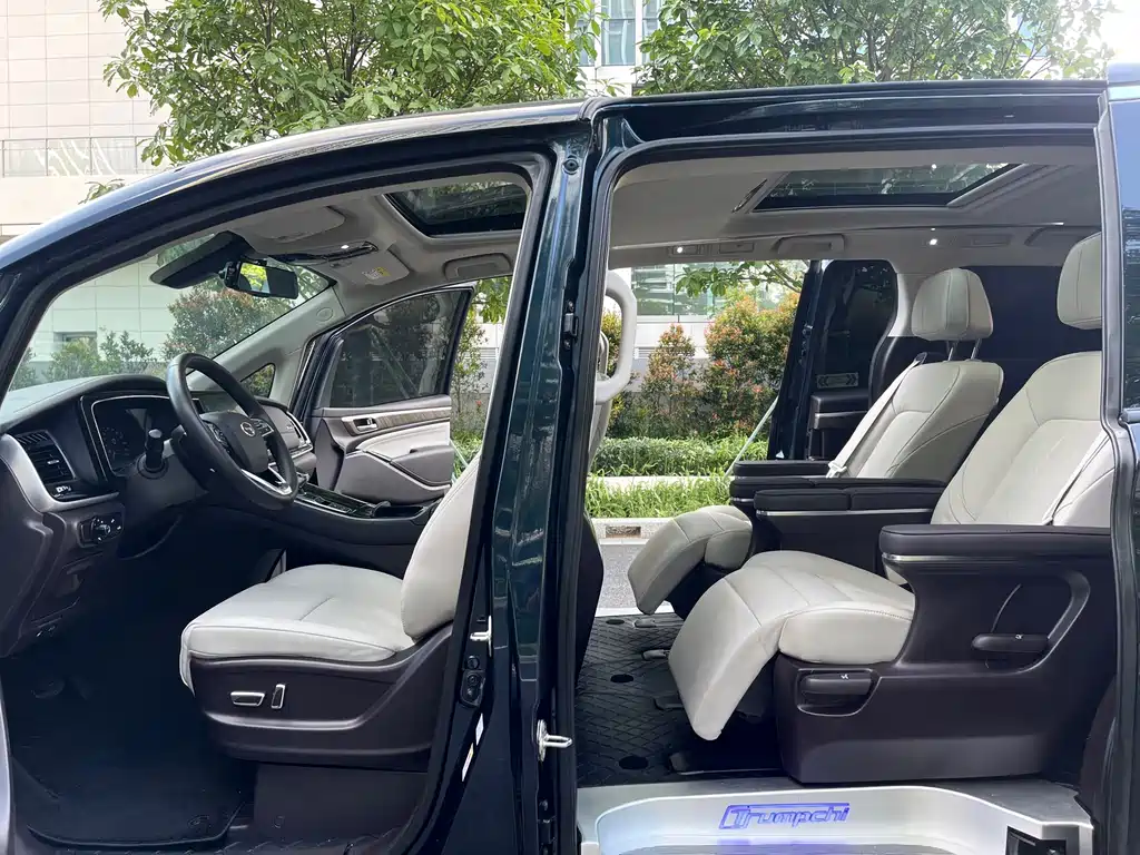 GAC Motor Trumpchi M8 — фото 10