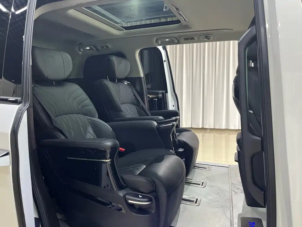 GAC Motor Trumpchi M8 — фото 11