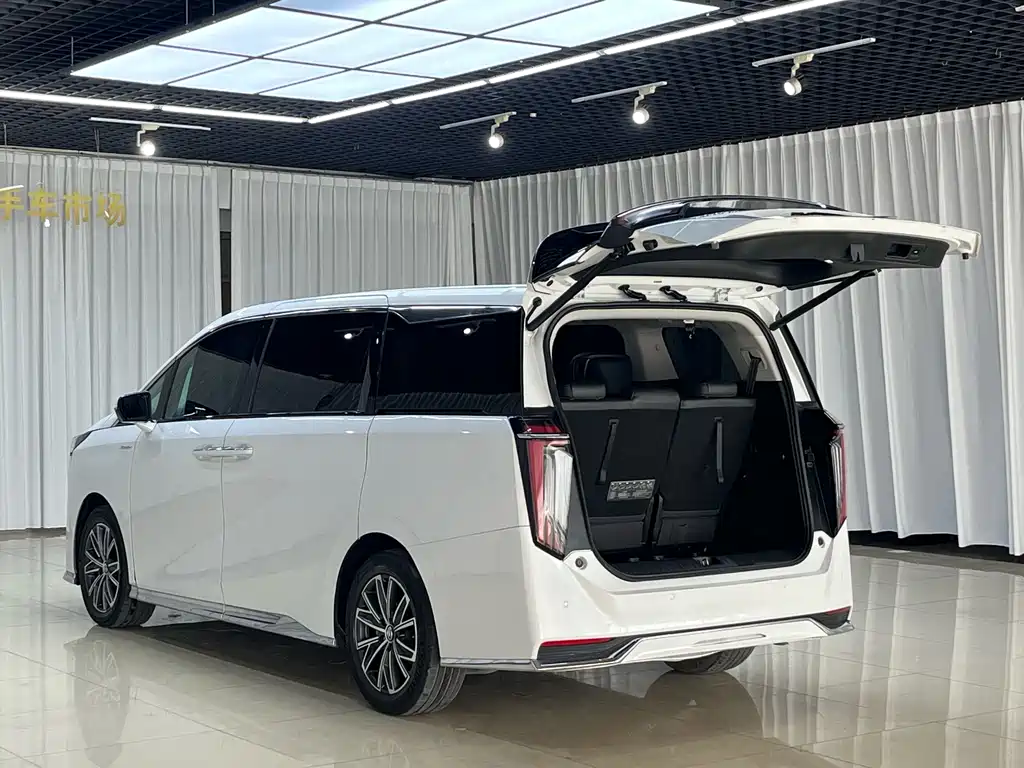 GAC Motor Trumpchi M8 — фото 8