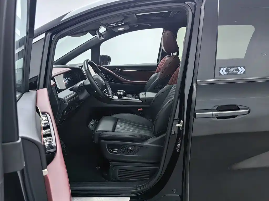 GAC Motor Trumpchi M8 — фото 10