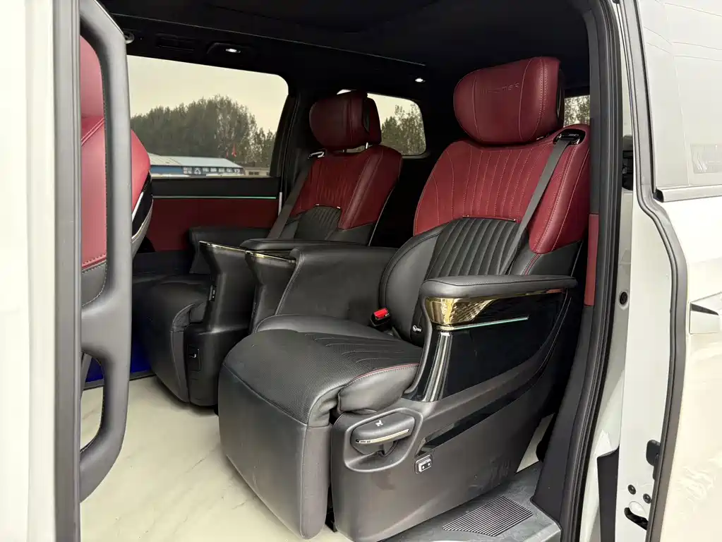 GAC Motor Trumpchi M8 — фото 10