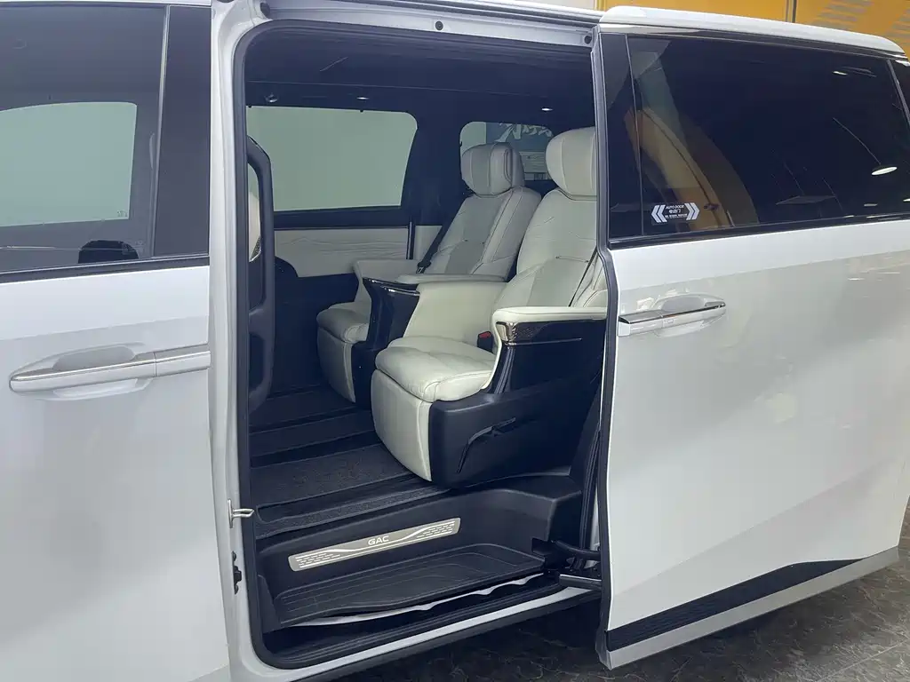 GAC Motor Trumpchi M8 — фото 13